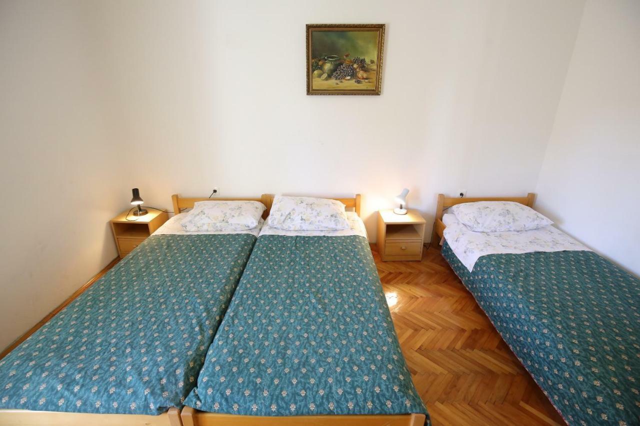 Apartment And Rooms Roko Zaglav Bagian luar foto